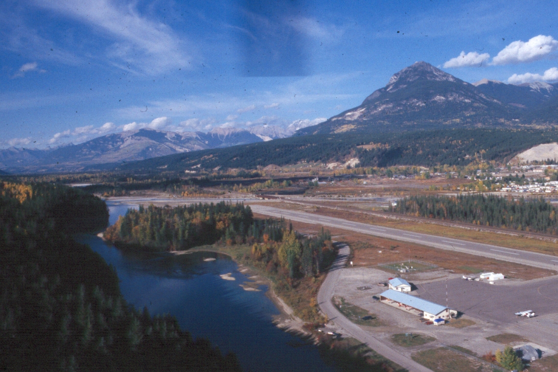 Brown bear_U arctos_Southern British Columbia Canada_fragmented habitat from major highway and settlement_B McLellan